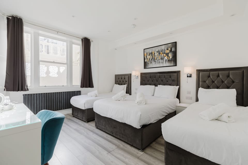 Superior Quadruple Room, Ensuite | Blackout drapes, iron/ironing board, free WiFi
