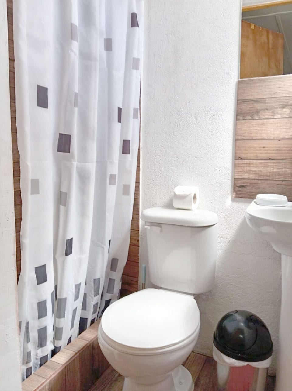 Standard Double Room (Double room with private bathroom) | Bathroom | Shower, towels, soap, toilet paper