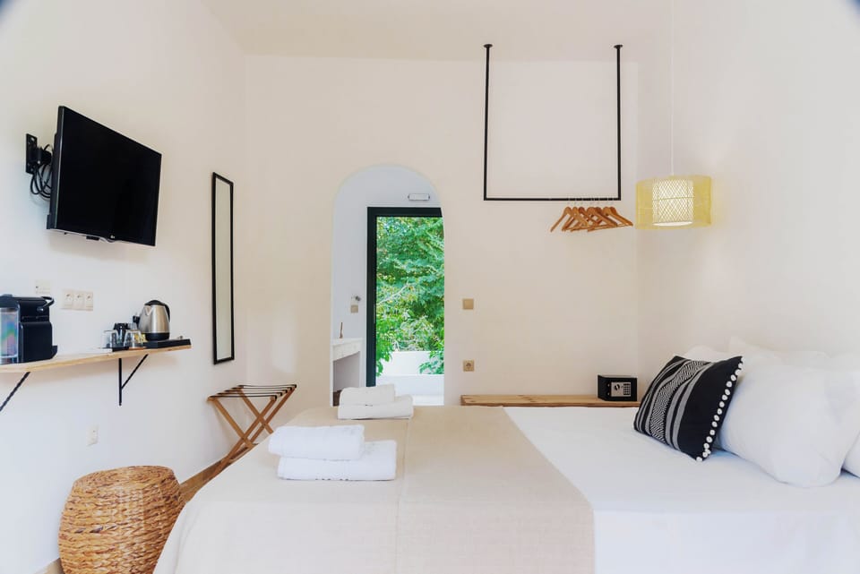 Double Room with Terrace | In-room safe, desk, blackout drapes, soundproofing