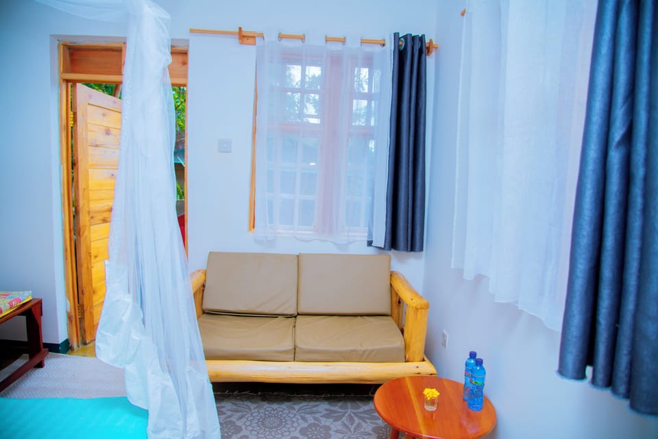 Comfort Double Room, 1 Bedroom, Hill View | Living area
