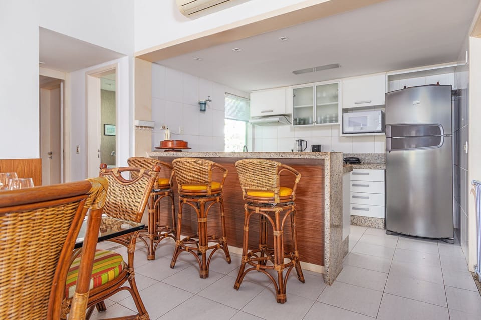 Deluxe House, 5 Bedrooms, Private Pool | Private kitchen | Fridge, microwave, oven, stovetop