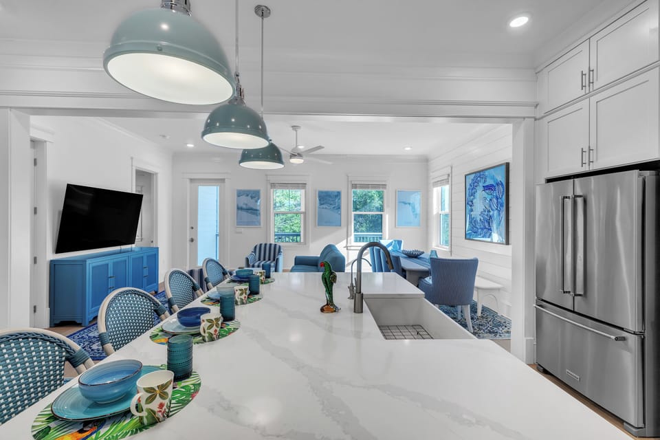 Large Island and Kitchen with plenty of space to prepare gourmet meals