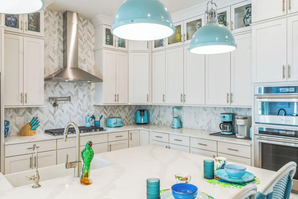 All Blue small appliances at Blue Mountain Paradise!