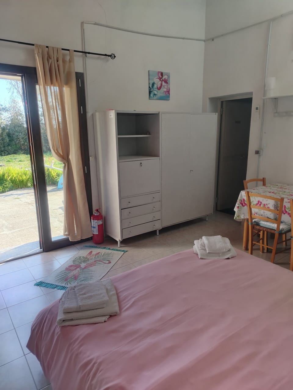 Comfort Triple Room, Garden View | Blackout drapes, iron/ironing board
