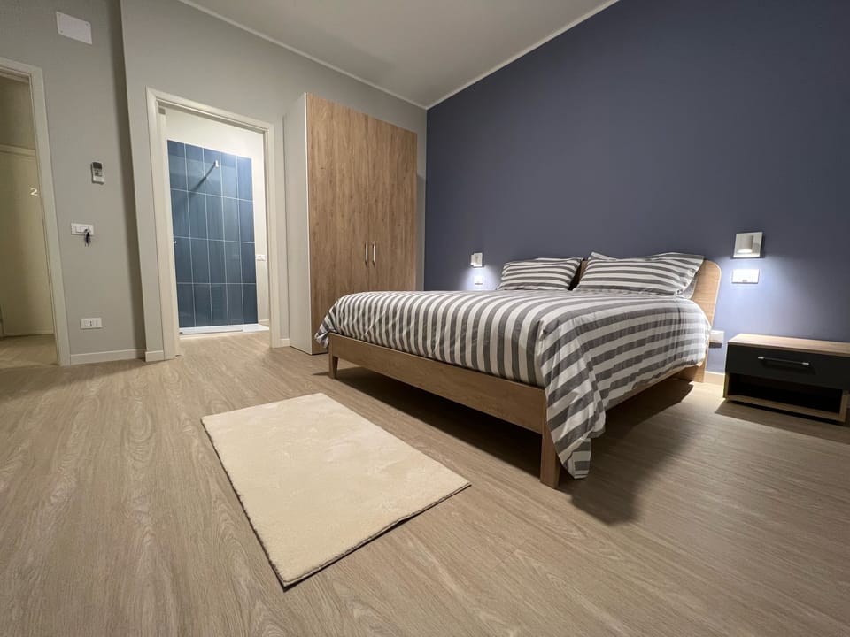 Standard Room | In-room safe, iron/ironing board, free WiFi