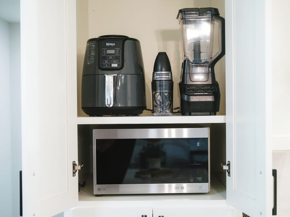 Microwave, Air Fryer, Mixer, Blender, Toaster, Drip Coffee, Keurig Single Serve
