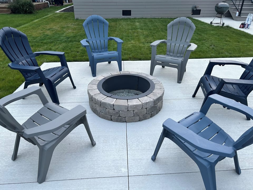 firepit chairs live in the garage - please return at the end of your stay