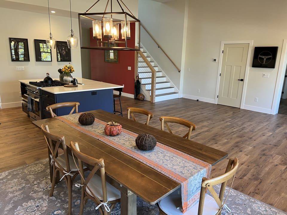 8 Person dinning room table