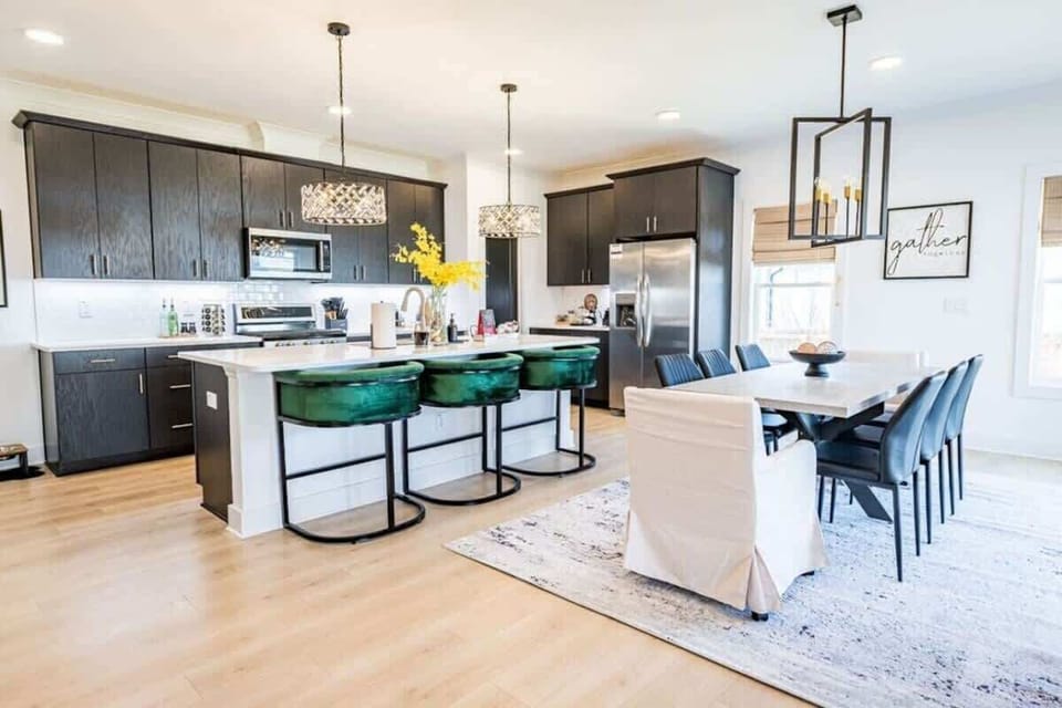 Two fully equipped kitchens, snack baskets, and coffee bars with free coffee and k cups on both sides!