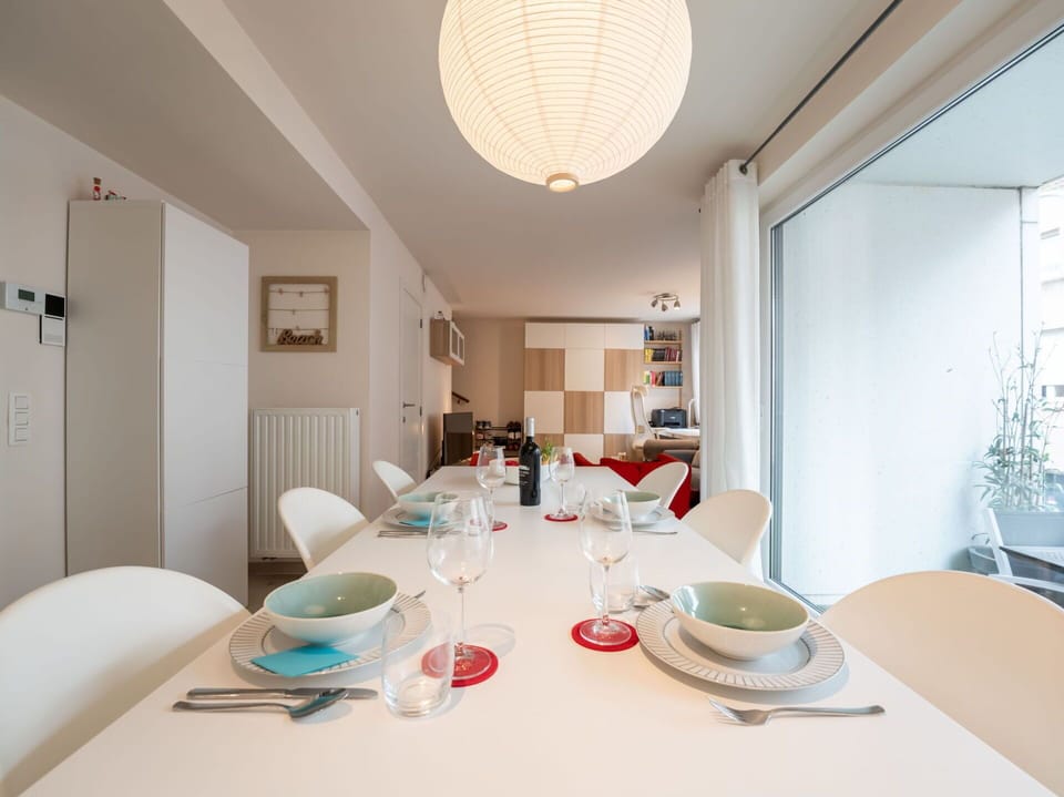 Interior Design, Furniture, Wall, Flooring, Ceiling, Wood, Floor, Light Fixture, Table, Room