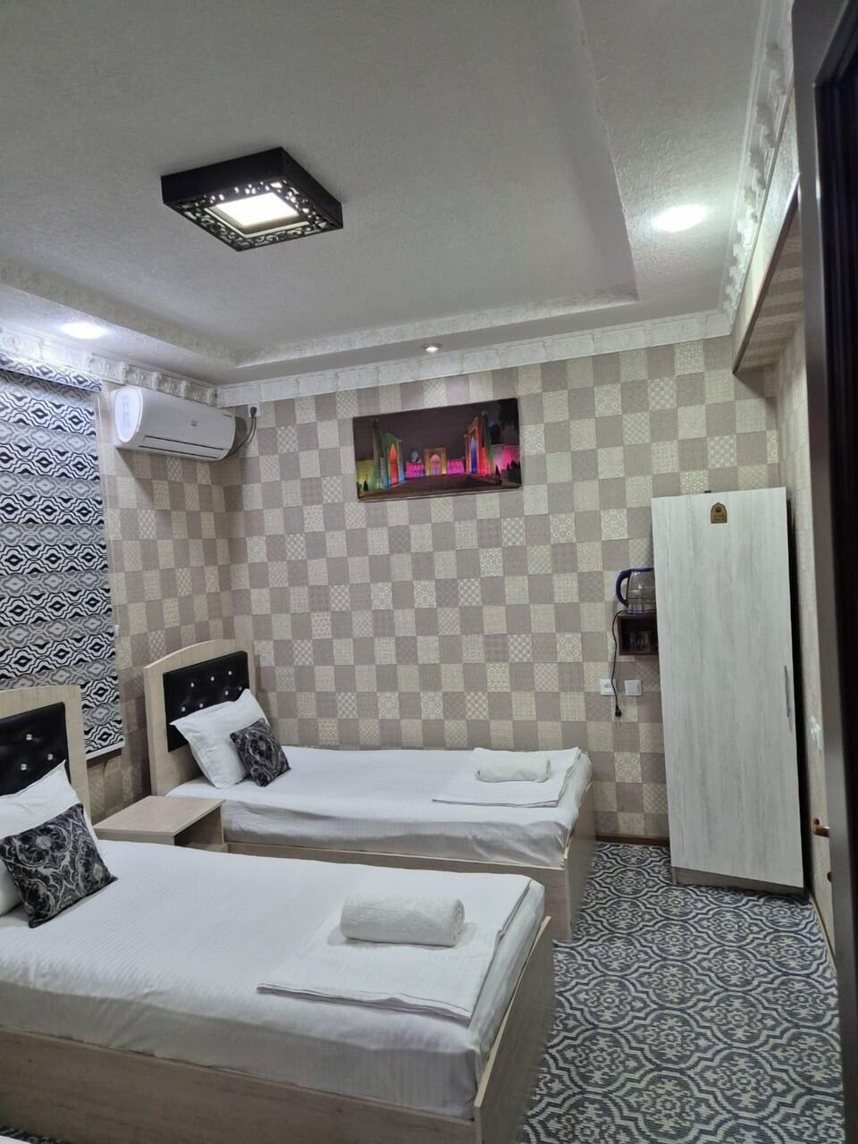 Twin Room, City View | Bathroom | Shower, hair dryer, slippers, towels