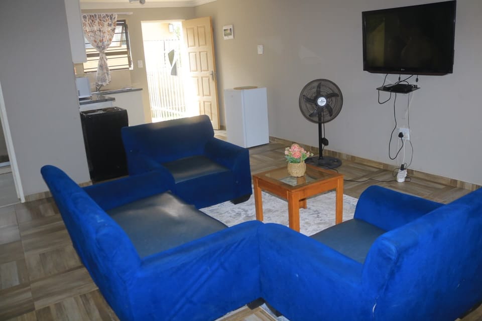 Studio | Living area