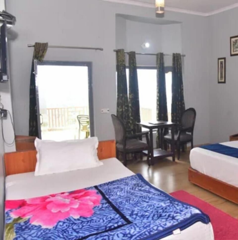 Family Room, Hill View | Free WiFi