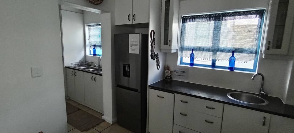 House, 4 Bedrooms, Smoking, Private Pool | Private kitchen