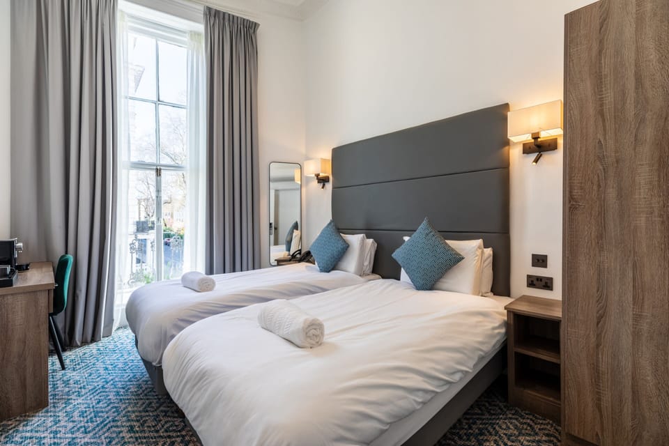 Standard Twin Room, Ensuite | Iron/ironing board, free WiFi, bed sheets