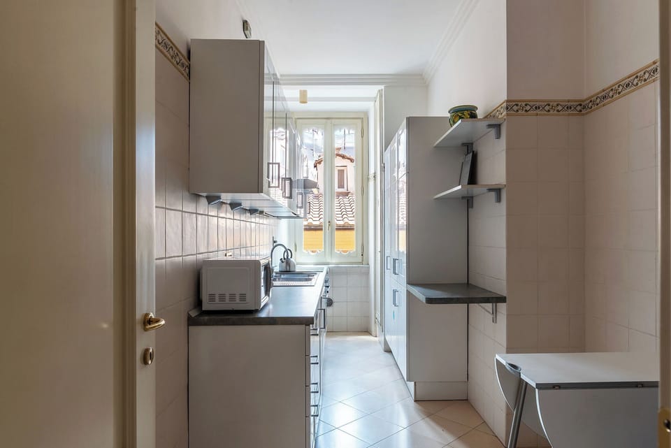 Apartment, 3 Bedrooms, 2 Bathrooms, River View | Private kitchen | Dishwasher, electric kettle, dining tables