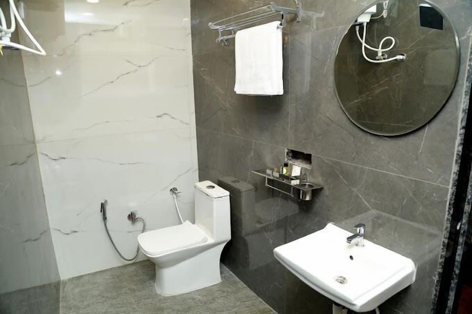 Classic Room | Bathroom