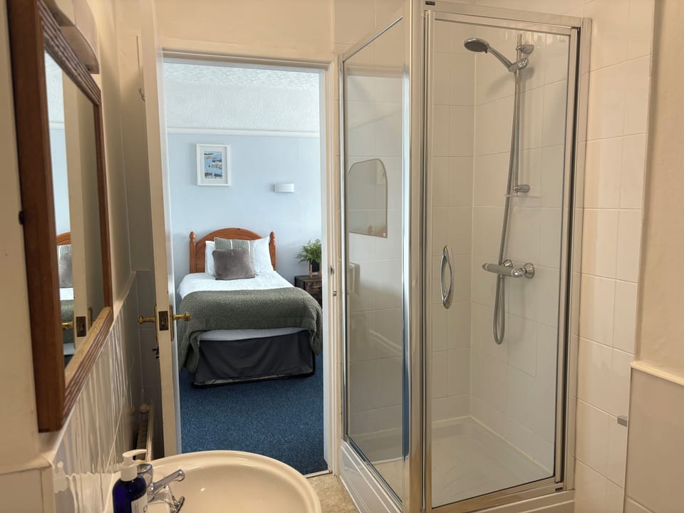 Triple Room, Sea View (Room 3) | Bed sheets