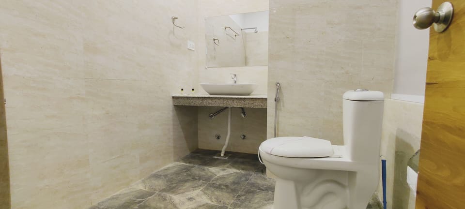 Shower, free toiletries, towels, soap