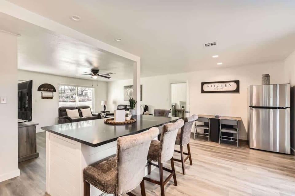 A welcoming kitchen and dining area...great for sharing meals and making memorie