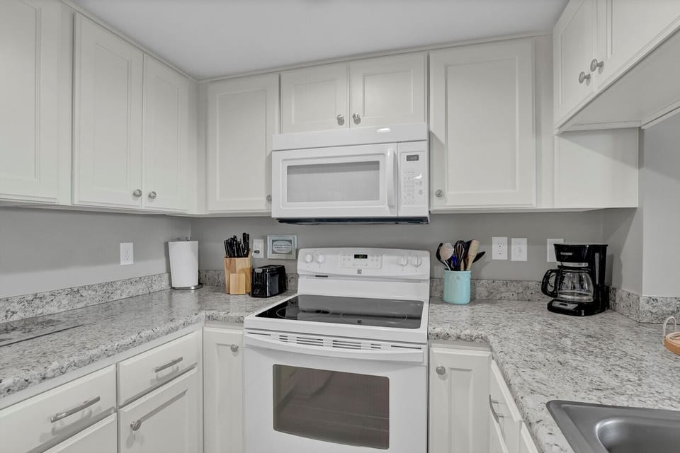 Kitchen (2)