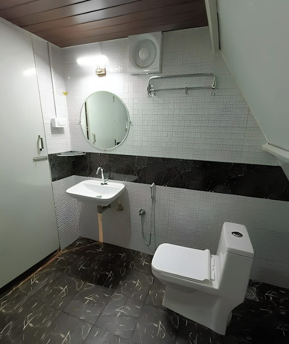 Cottage, Balcony, Garden View | Bathroom | Shower