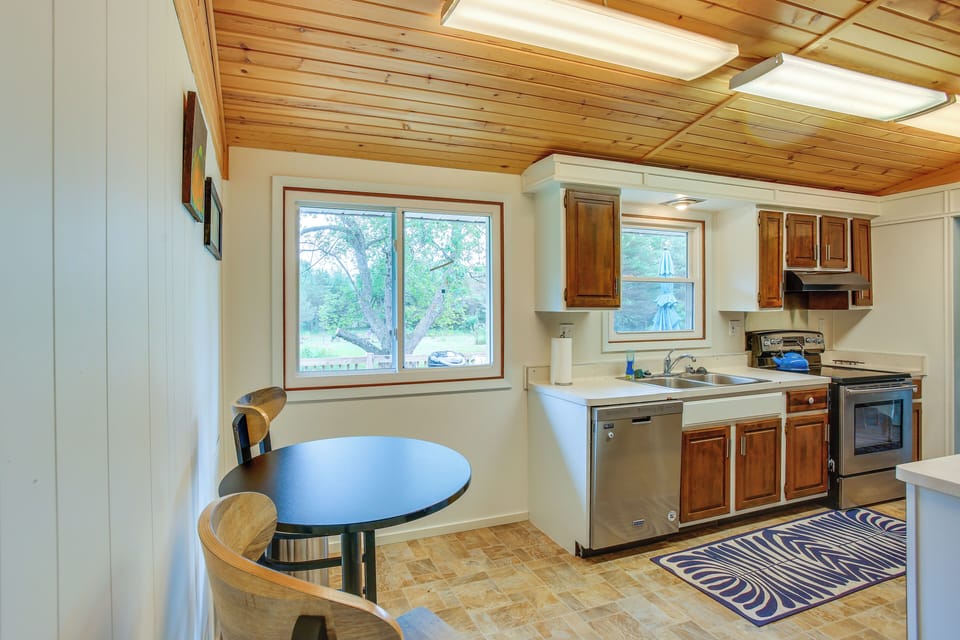 House (2 Bedrooms) | Interior