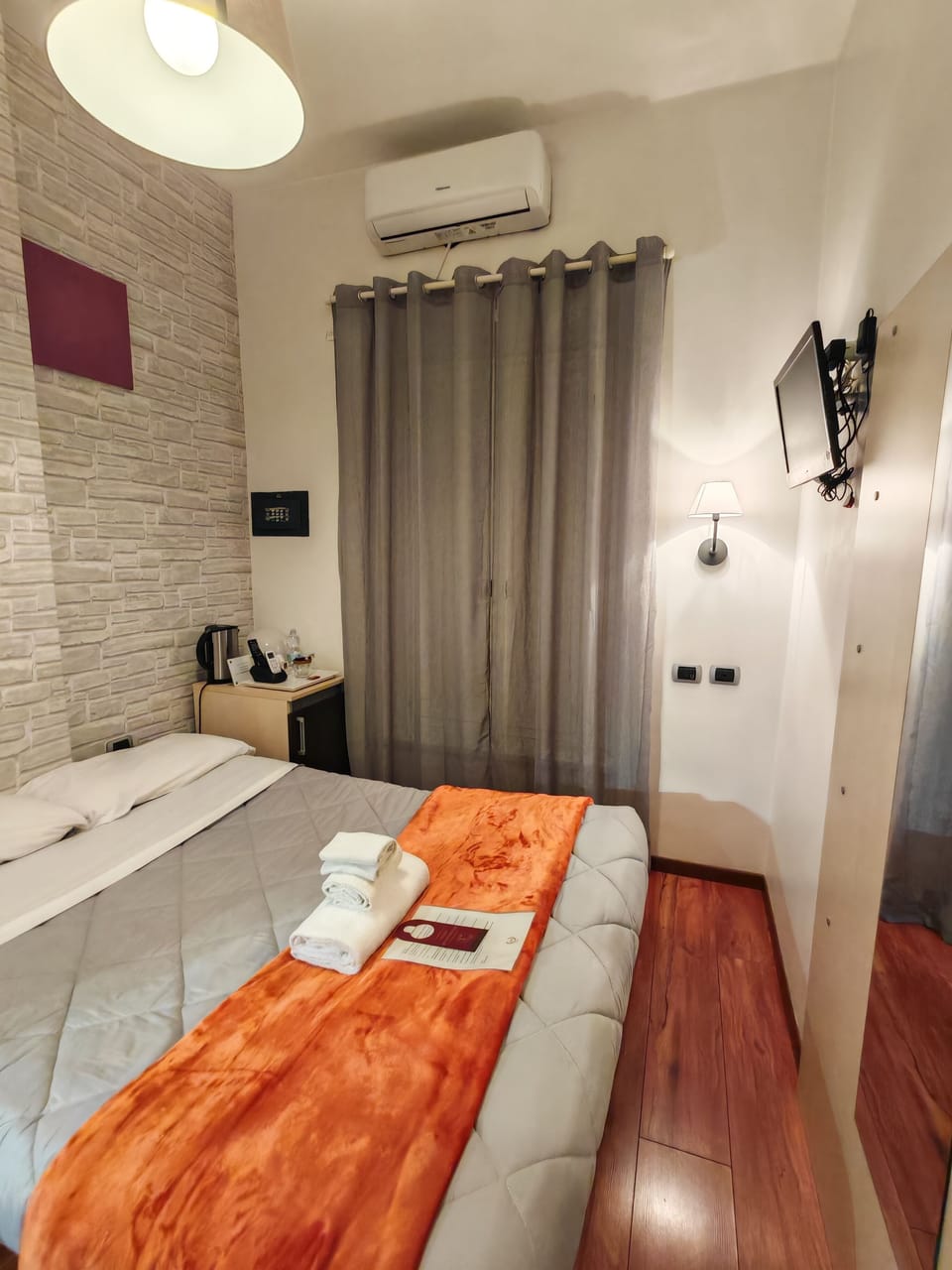 Economy Room | In-room safe, iron/ironing board, free WiFi