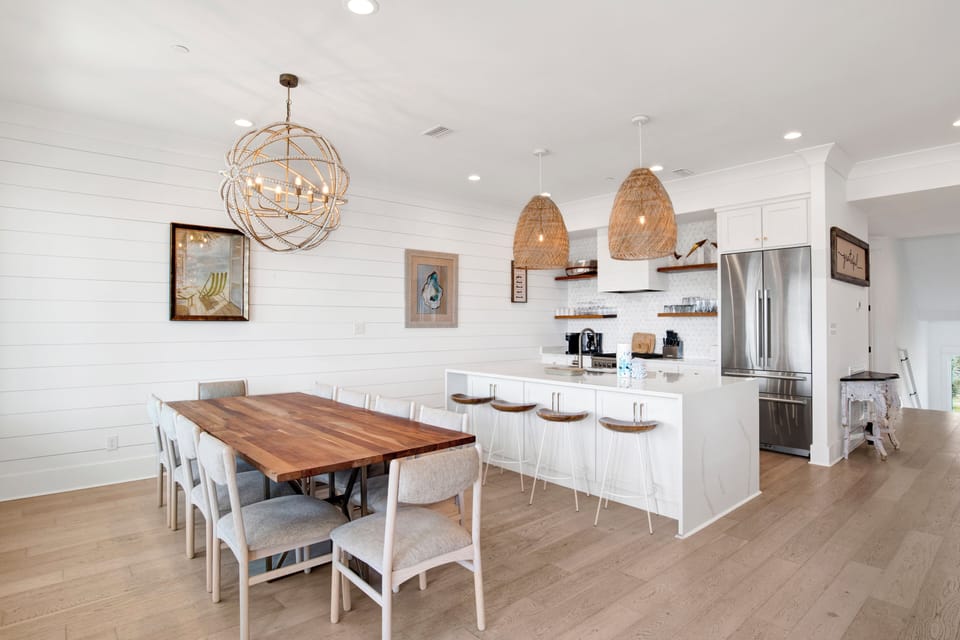 Dining for 8 on the 2nd floor