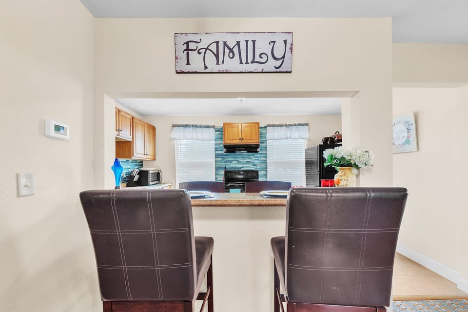 Furniture, Table, Indoors, Dining Room, Dining Table
