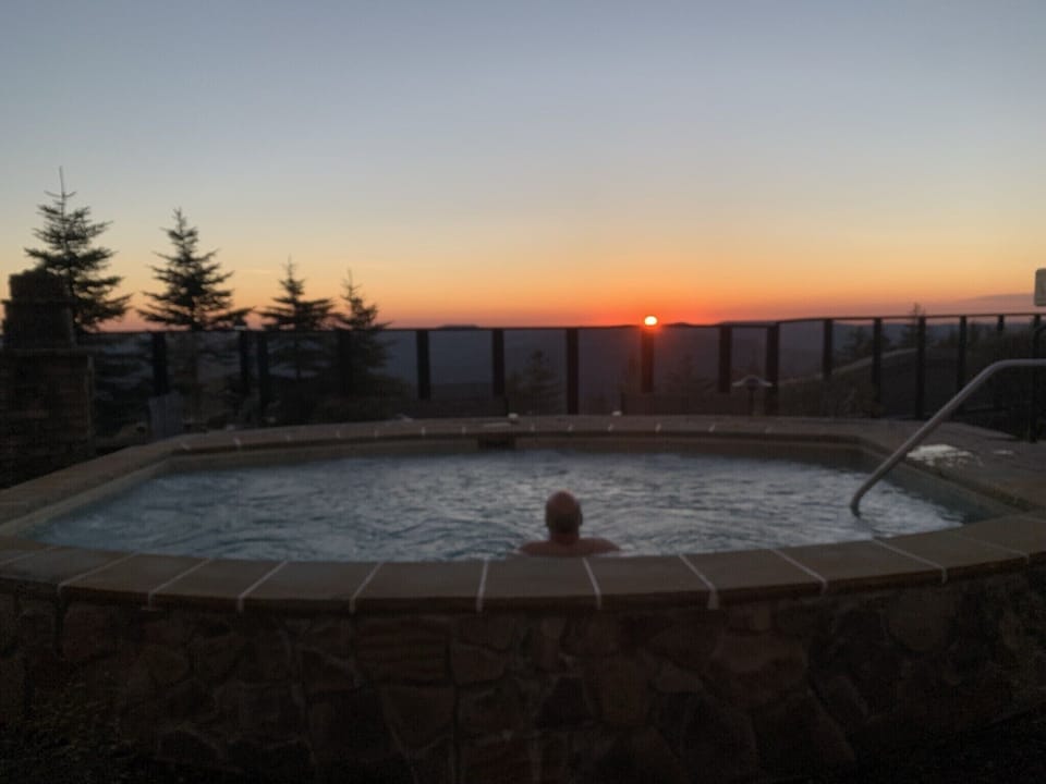 Best sunset views on the mountain from the Seneca hot tub!