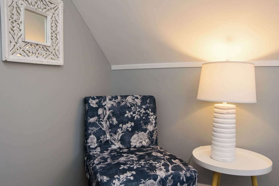 Bedroom details