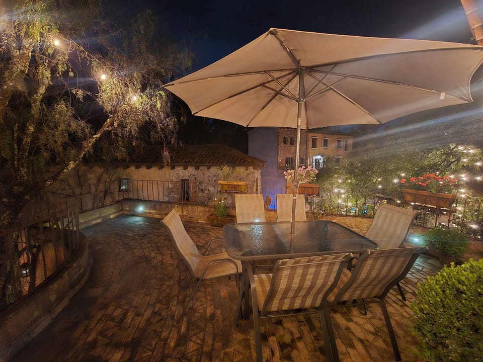 Apartment | Outdoor dining