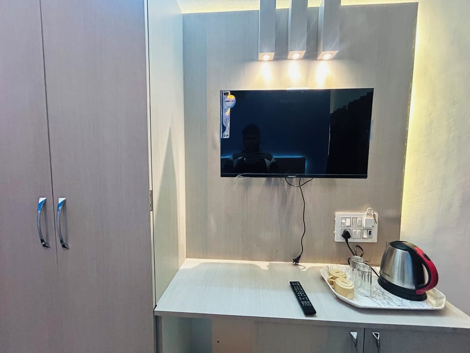 Deluxe Double Room | Memory foam beds, desk, laptop workspace, soundproofing