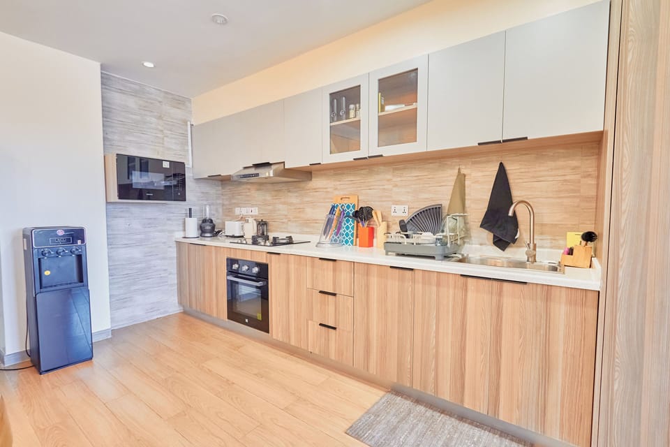 Superior Apartment, 2 Bedrooms, Balcony, City View | Private kitchen | Full-size fridge, microwave, oven, stovetop
