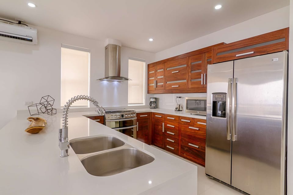 4BR Ocean View Grand Villa- Kitchen