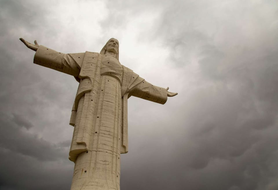 Hiking to Cristo de la Misericordia: A hike to this iconic statue offers panoramic views of the bay and town.