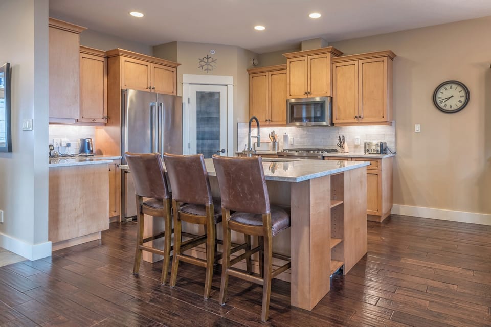 Kitchen Breakfast Bar 