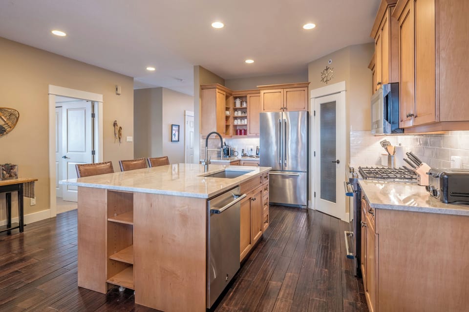 Fully-Equipped Kitchen 