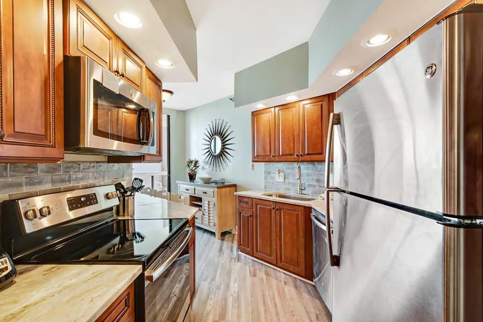 Condo, Multiple Beds (Surfside Resort #404) | Private kitchen | Oven, toaster