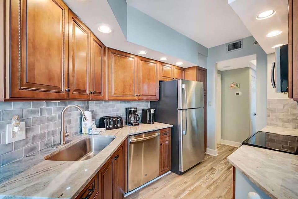 Condo, Multiple Beds (Surfside Resort #404) | Private kitchen | Oven, toaster