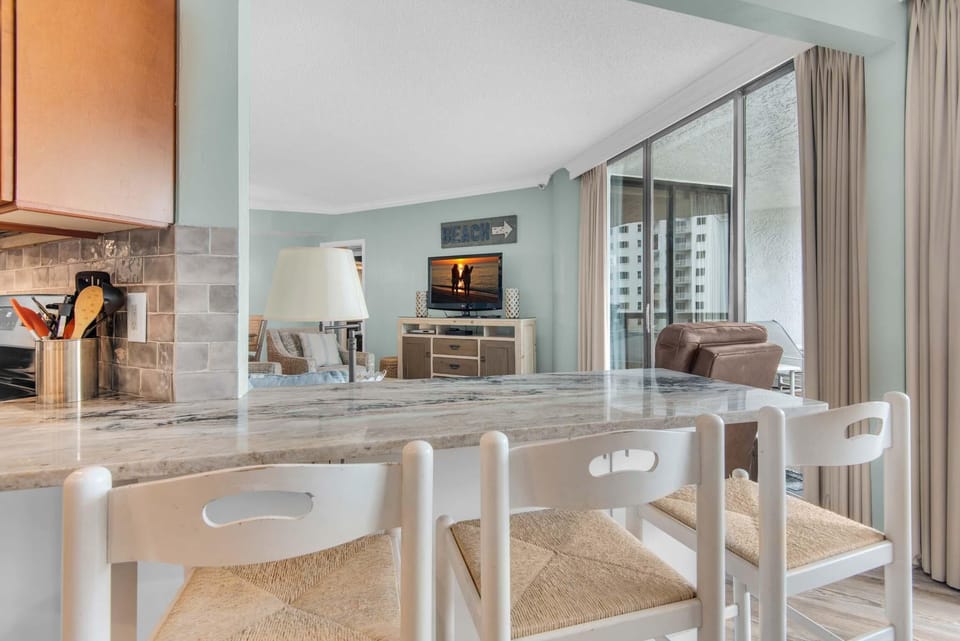 Condo, Multiple Beds (Surfside Resort #404) | Dining