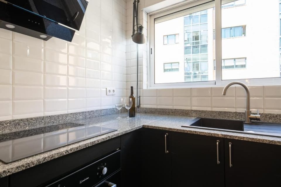 Electric kettle, toaster