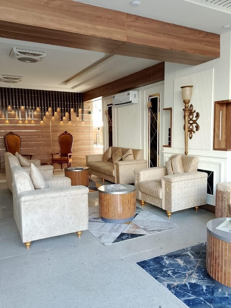 Presidential Suite, City View | Living area