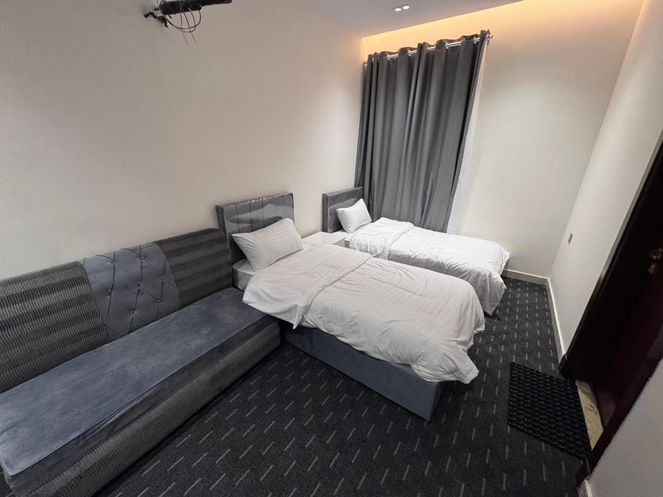 Comfort Suite | Iron/ironing board (on request), WiFi (free)