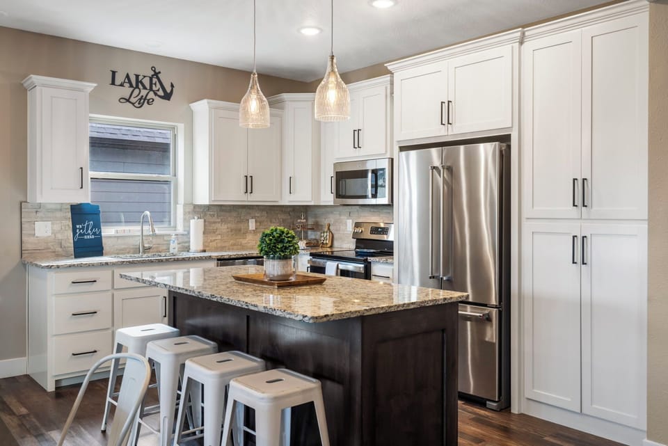 Fully Equipped Kitchen with Upgraded Appliances