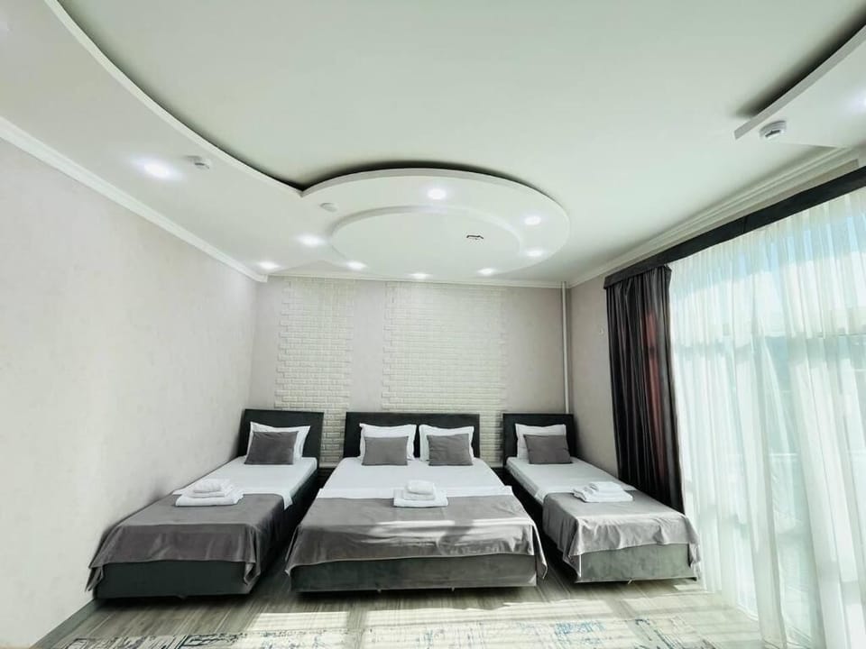 Standard Triple Room | Soundproofing, WiFi (free)