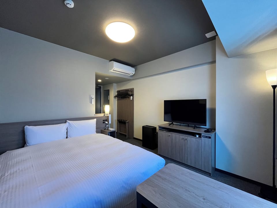 Double Room, Non Smoking | Desk, laptop workspace, iron/ironing board (on request), WiFi (free)