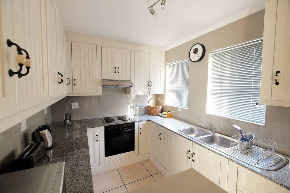 House, 3 Bedrooms, Smoking, Garden View | Interior