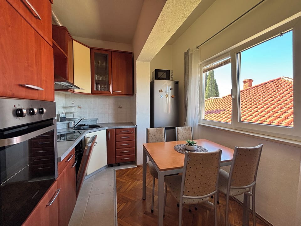 Apartment, Balcony | Private kitchen